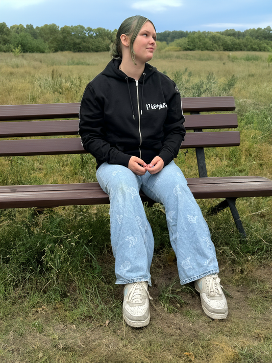 Pionier Zipper-Hoodie Schwarz – Offizielles Fabrice Richter-Reichhelm Merchandise